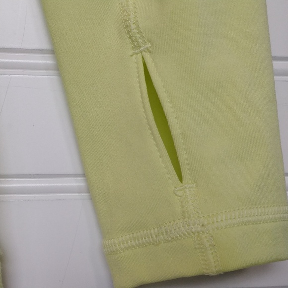 NIKE Pro Dri-Fit Hyperwarm training pullover - Picture 8 of 8